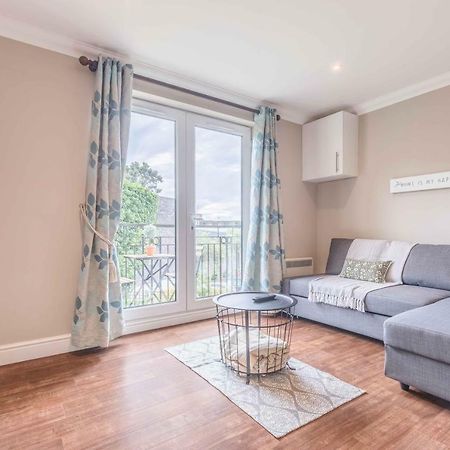 Modern Apartment Within Short Walk Of The Castle, High Street And Long Walk - Free Parking Windsor Luaran gambar