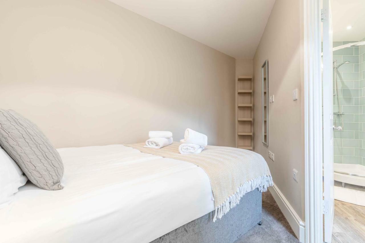 Modern Apartment Within Short Walk Of The Castle, High Street And Long Walk - Free Parking Windsor Luaran gambar